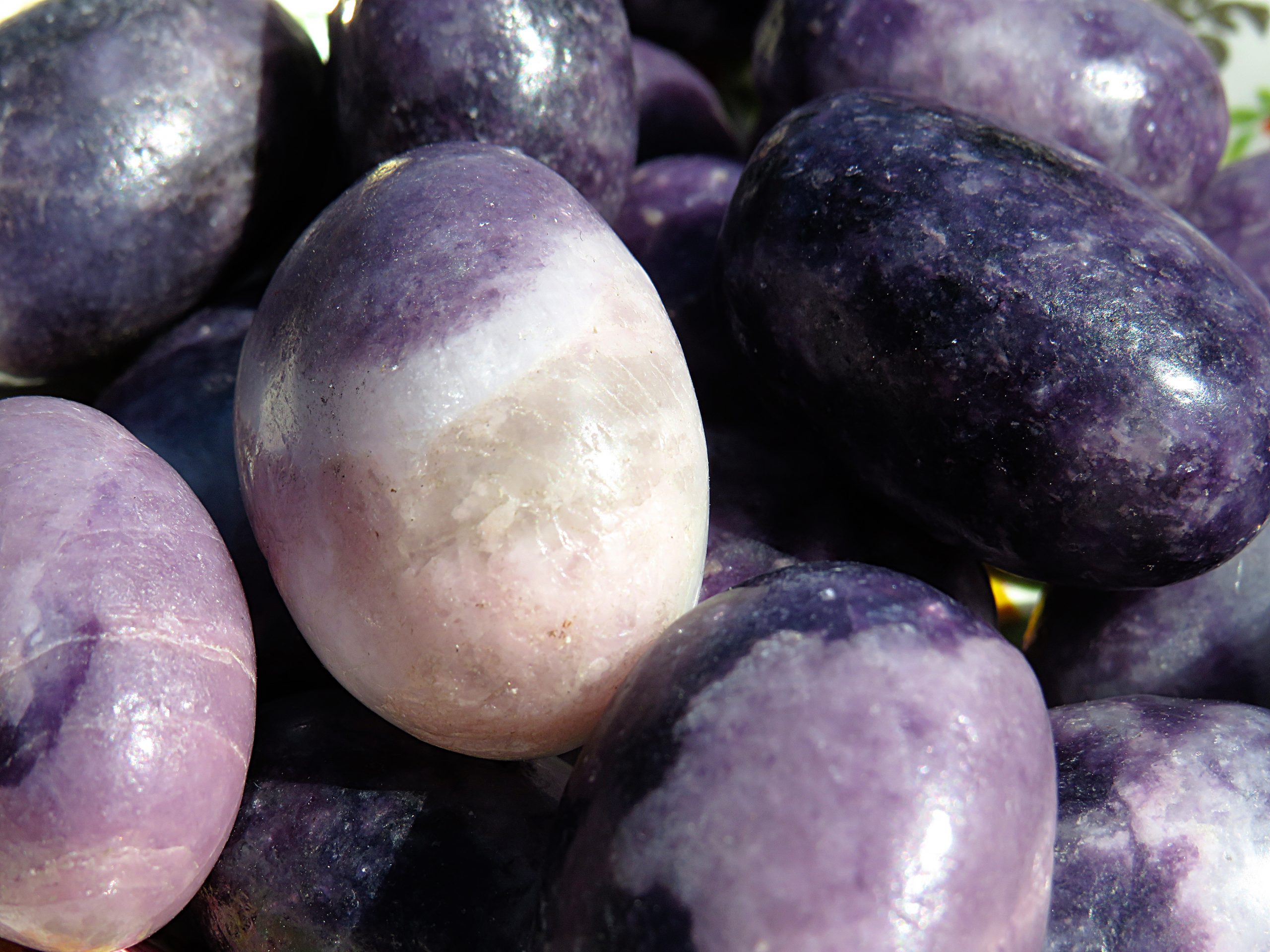 A pile of purple and white rocks.